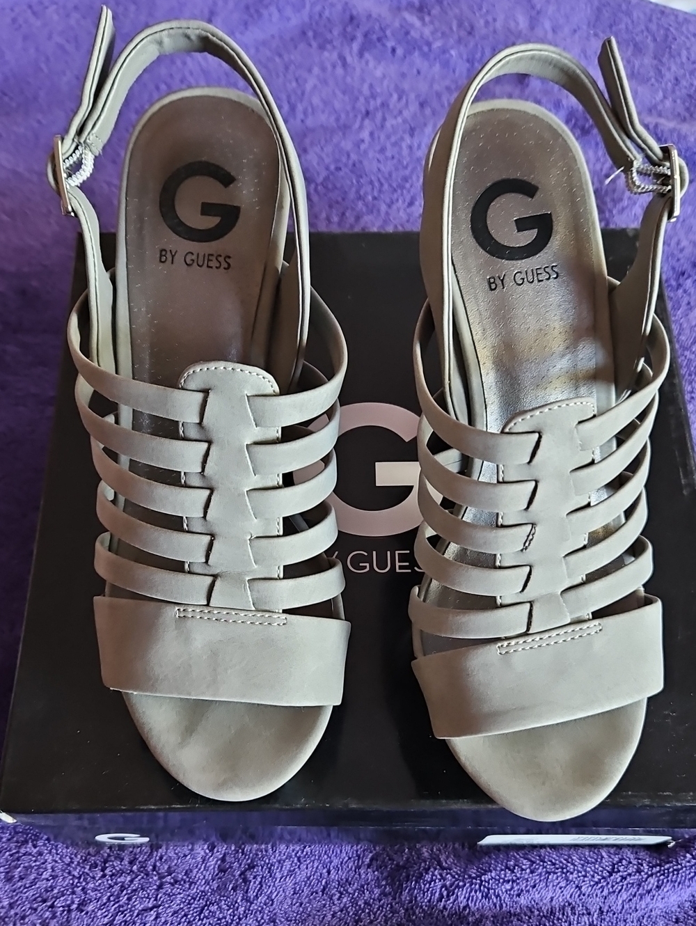 Guess Seany2 Dark Gray Chunky Heel Platform Wedge 7 1/2 Like New